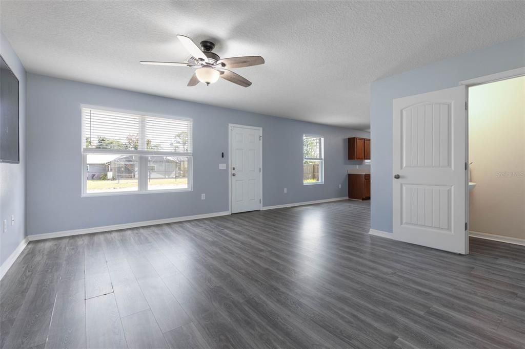 Active With Contract: $314,000 (4 beds, 2 baths, 2046 Square Feet)