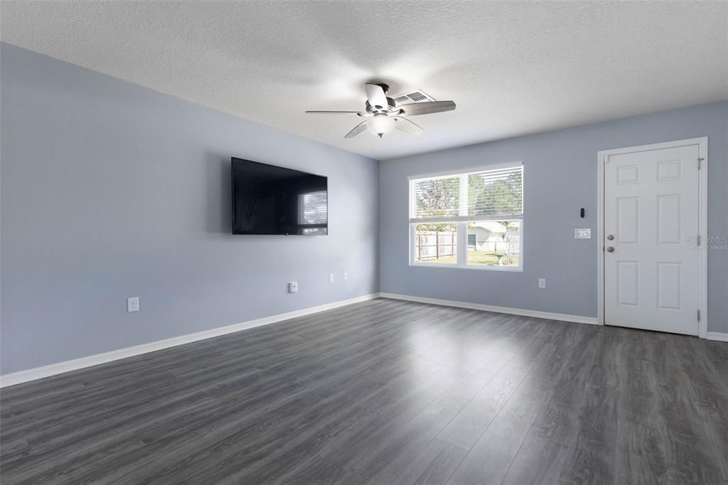 Active With Contract: $314,000 (4 beds, 2 baths, 2046 Square Feet)