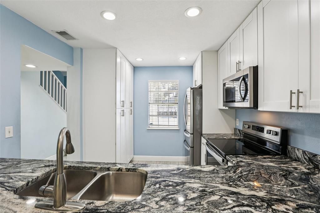 Active With Contract: $228,650 (2 beds, 2 baths, 1234 Square Feet)