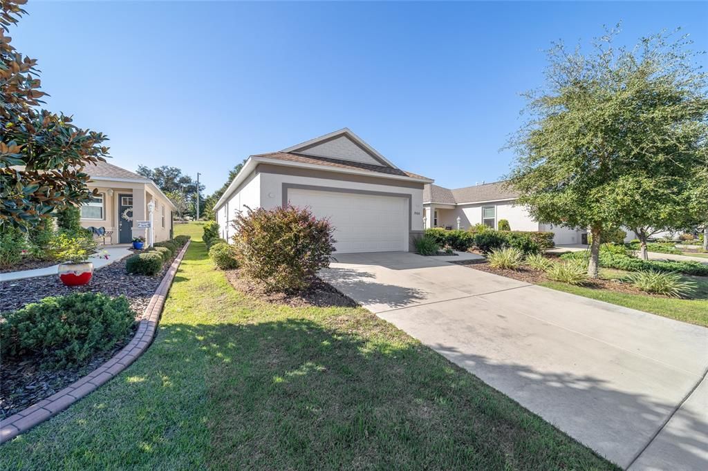 For Sale: $225,000 (2 beds, 2 baths, 1225 Square Feet)