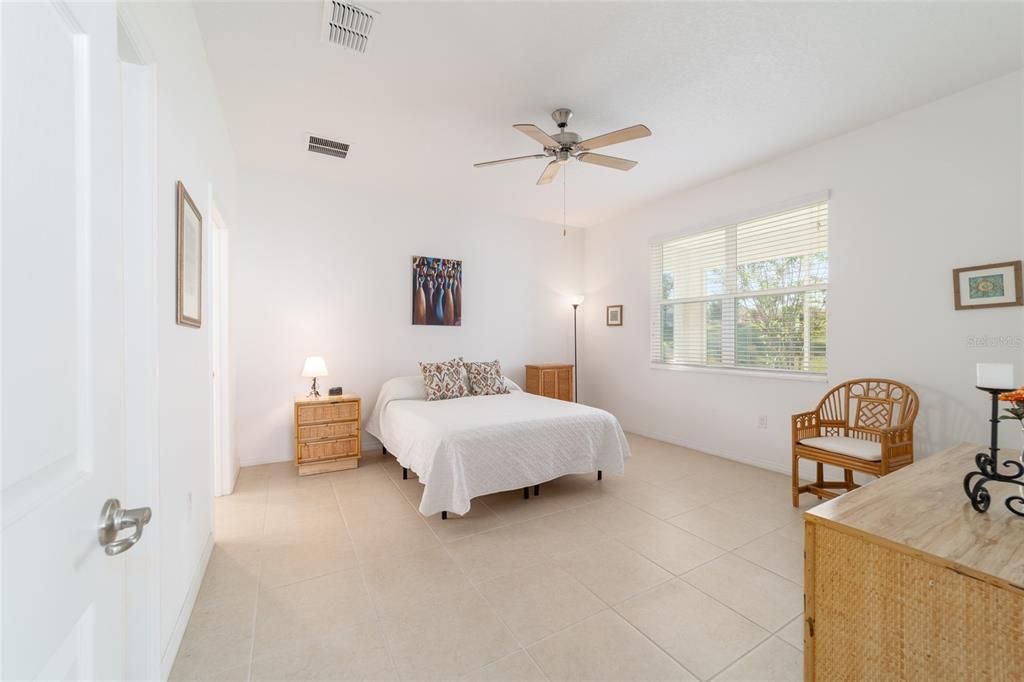 For Sale: $225,000 (2 beds, 2 baths, 1225 Square Feet)