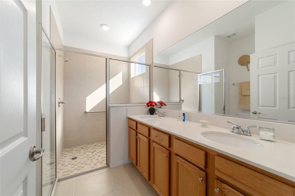 For Sale: $225,000 (2 beds, 2 baths, 1225 Square Feet)