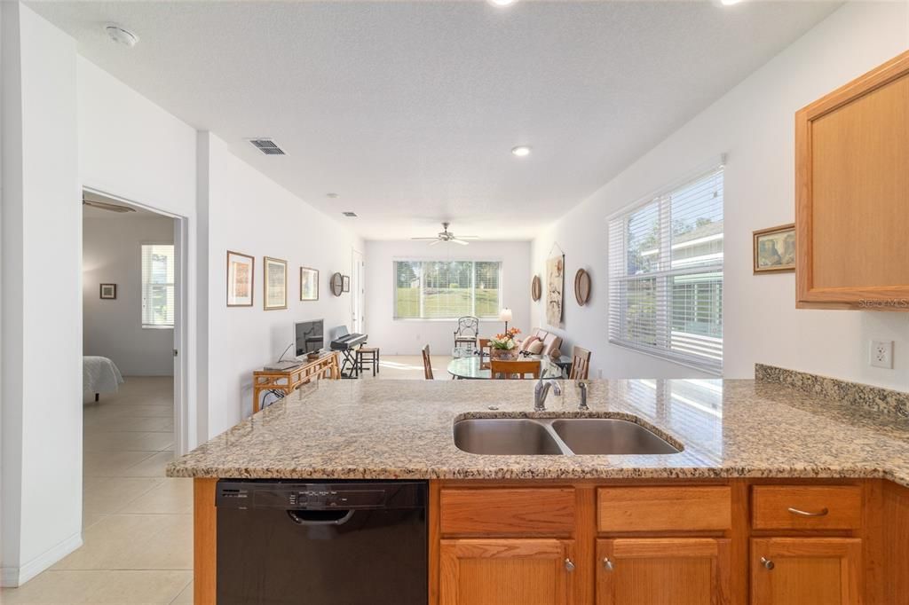 For Sale: $225,000 (2 beds, 2 baths, 1225 Square Feet)