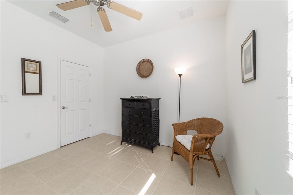 For Sale: $225,000 (2 beds, 2 baths, 1225 Square Feet)