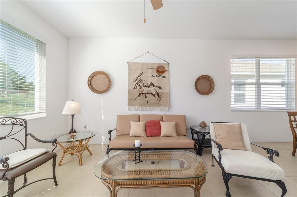 For Sale: $225,000 (2 beds, 2 baths, 1225 Square Feet)