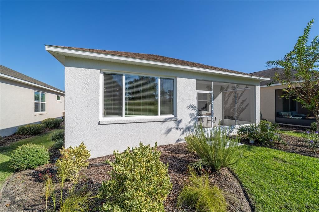 For Sale: $225,000 (2 beds, 2 baths, 1225 Square Feet)