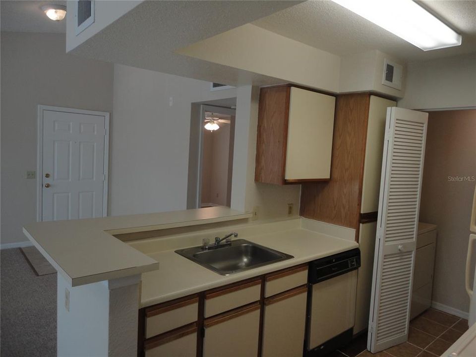 For Rent: $1,500 (2 beds, 2 baths, 836 Square Feet)