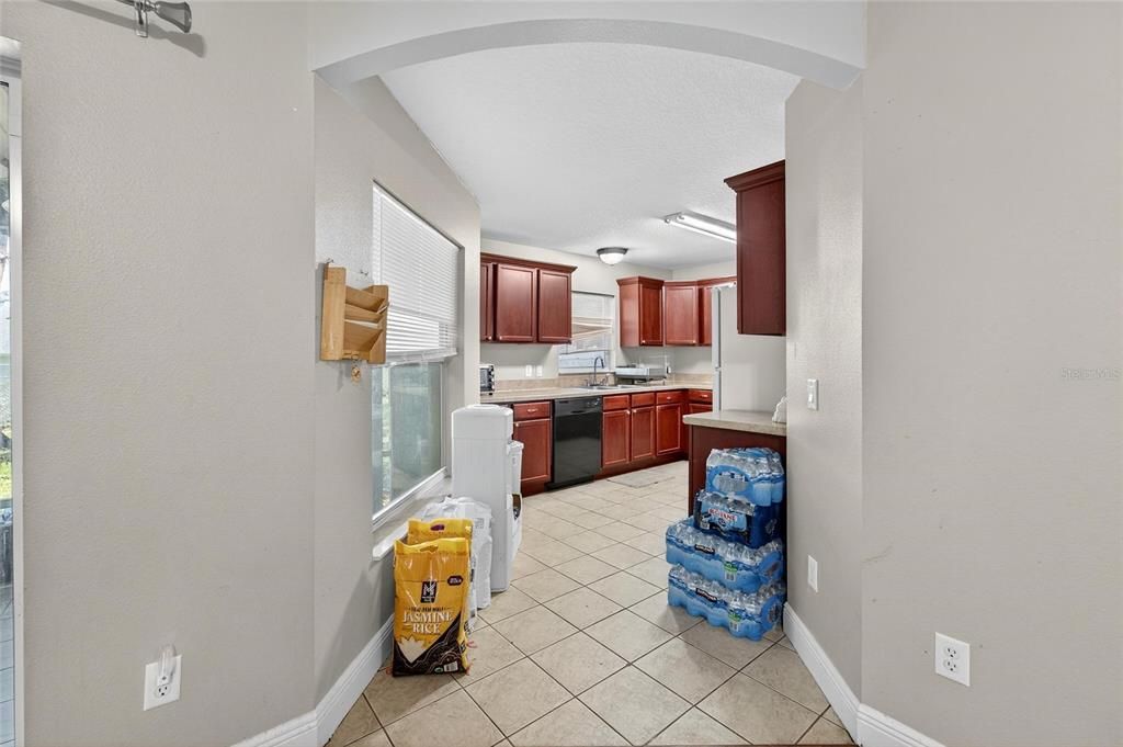 For Sale: $269,000 (3 beds, 2 baths, 1298 Square Feet)