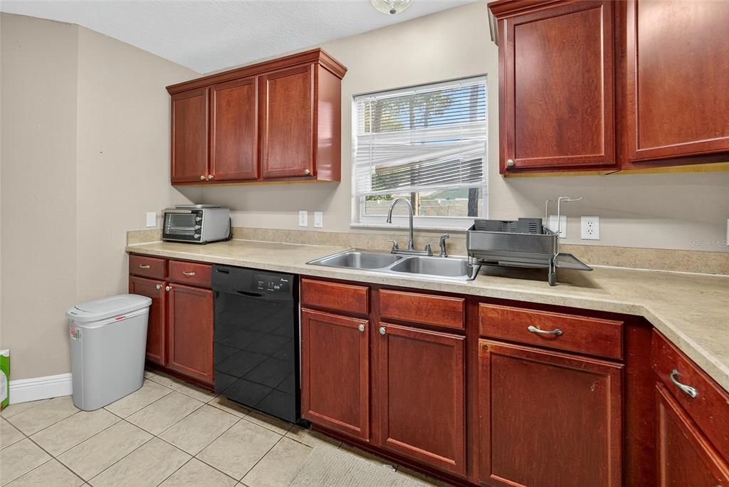 For Sale: $269,000 (3 beds, 2 baths, 1298 Square Feet)