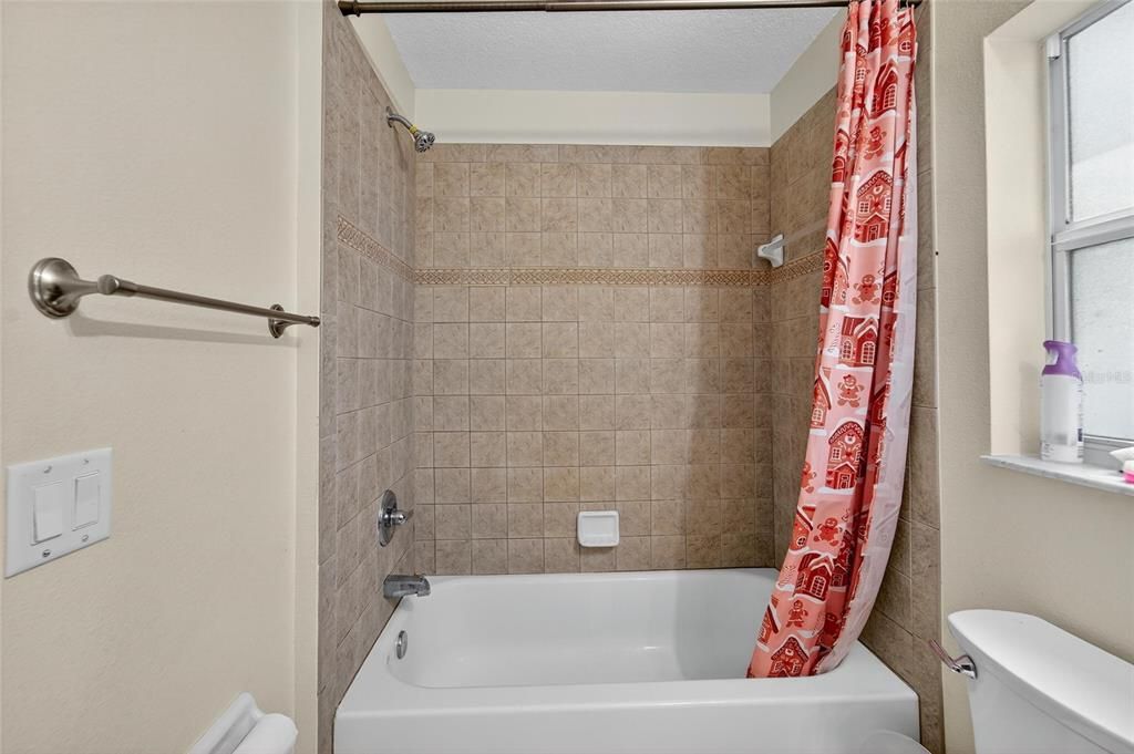 For Sale: $269,000 (3 beds, 2 baths, 1298 Square Feet)