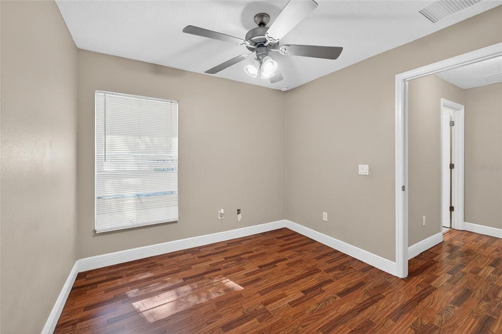 For Sale: $269,000 (3 beds, 2 baths, 1298 Square Feet)