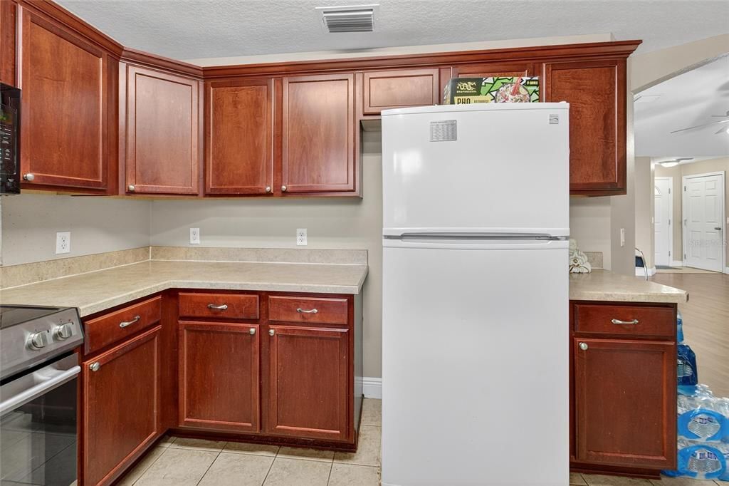 For Sale: $269,000 (3 beds, 2 baths, 1298 Square Feet)