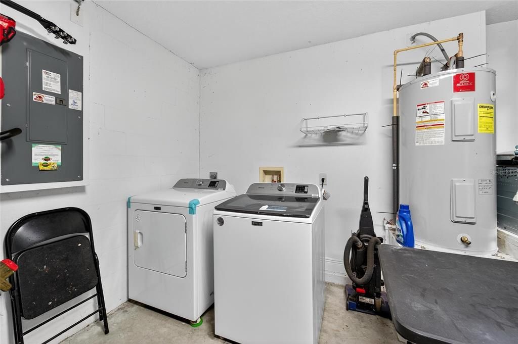 For Sale: $269,000 (3 beds, 2 baths, 1298 Square Feet)