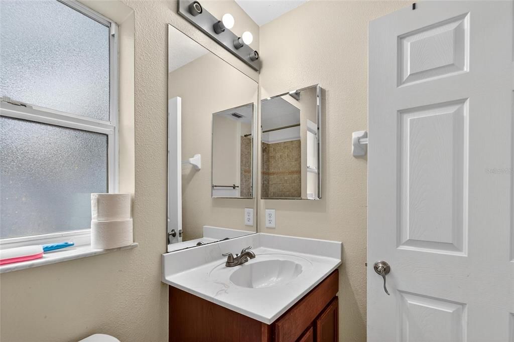 For Sale: $269,000 (3 beds, 2 baths, 1298 Square Feet)