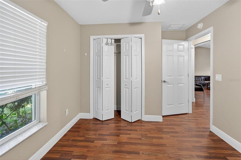 For Sale: $269,000 (3 beds, 2 baths, 1298 Square Feet)