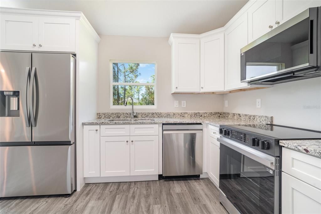 Activo con contrato: $296,990 (3 camas, 2 baños, 1453 Pies cuadrados)