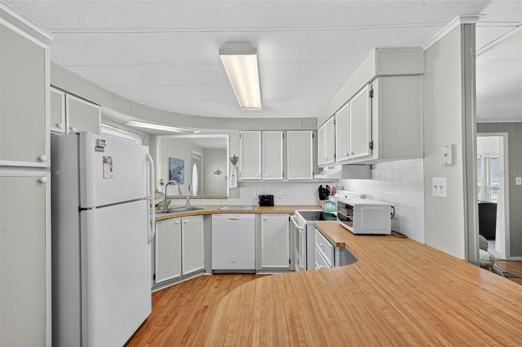 На продажу: $145,000 (2 спален, 2 ванн, 1344 Квадратных фут)