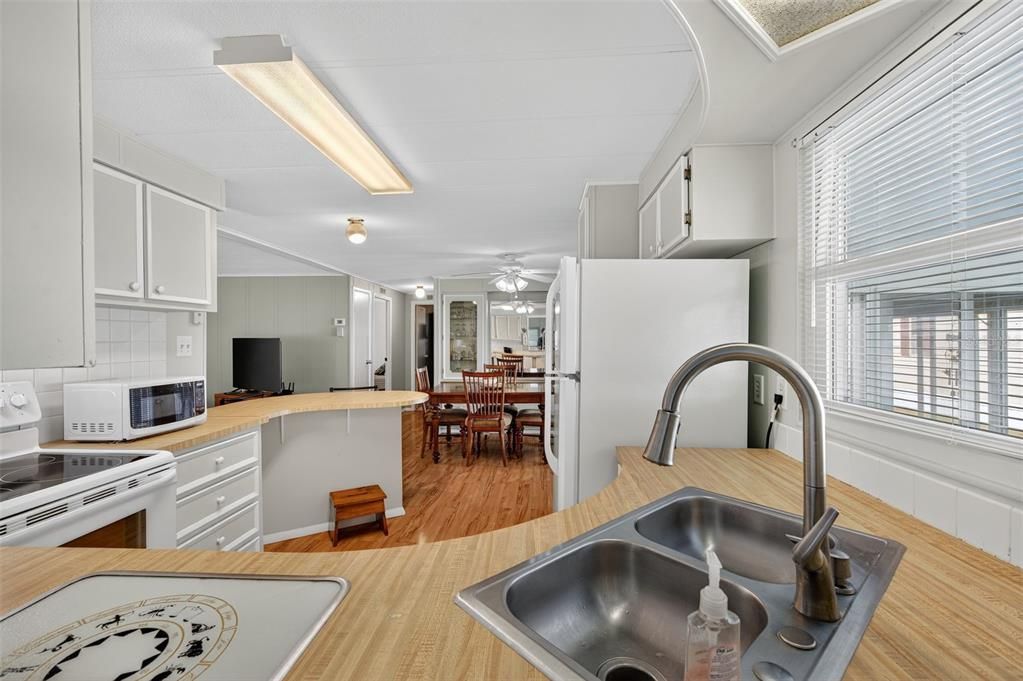 На продажу: $145,000 (2 спален, 2 ванн, 1344 Квадратных фут)