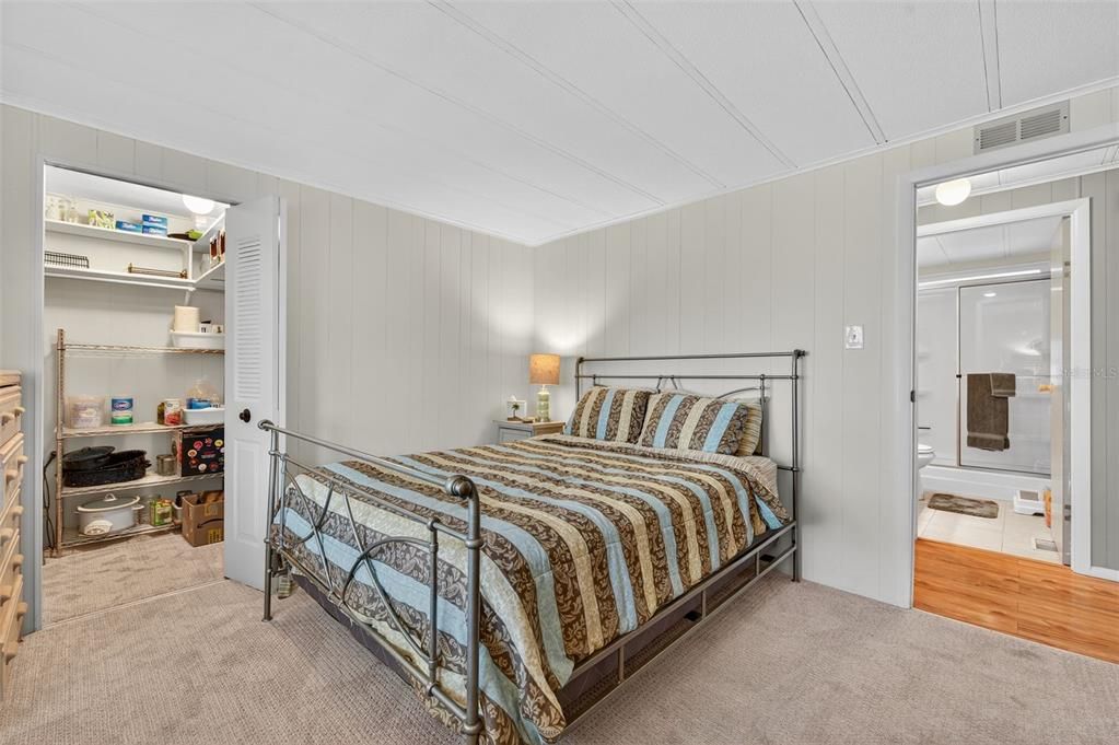 На продажу: $145,000 (2 спален, 2 ванн, 1344 Квадратных фут)