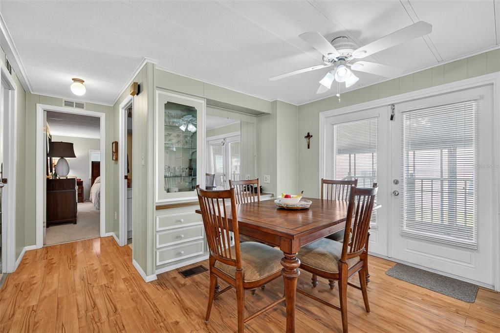 На продажу: $145,000 (2 спален, 2 ванн, 1344 Квадратных фут)