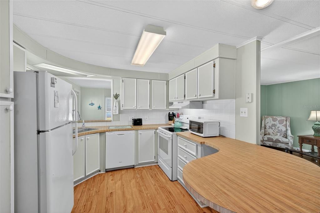 На продажу: $145,000 (2 спален, 2 ванн, 1344 Квадратных фут)