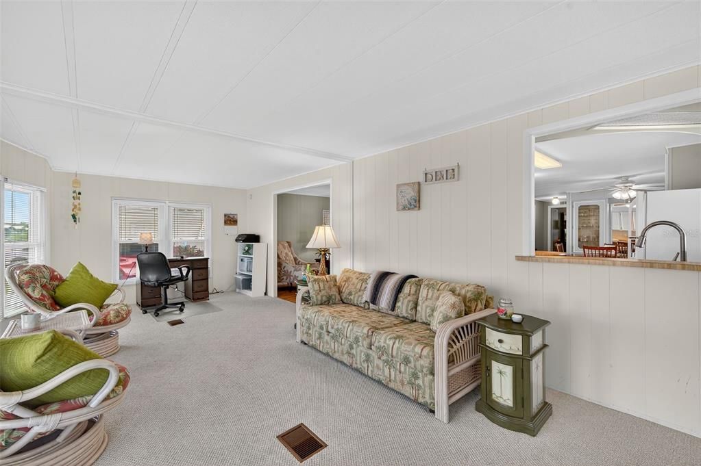 На продажу: $145,000 (2 спален, 2 ванн, 1344 Квадратных фут)