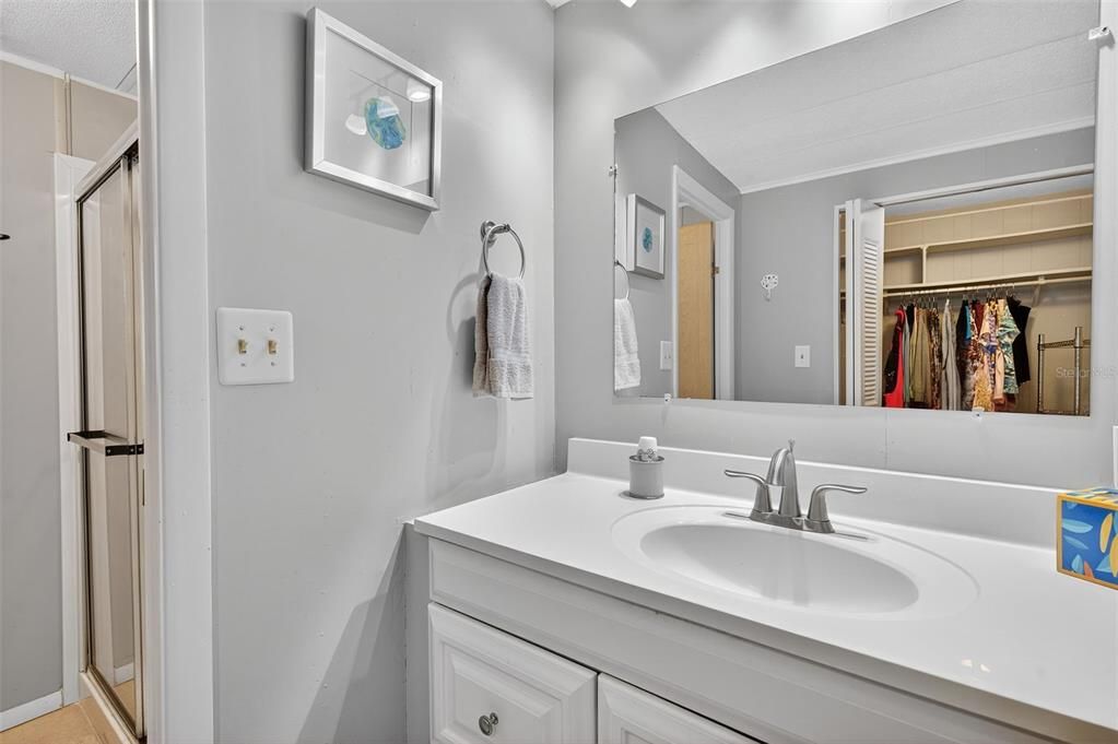 На продажу: $145,000 (2 спален, 2 ванн, 1344 Квадратных фут)