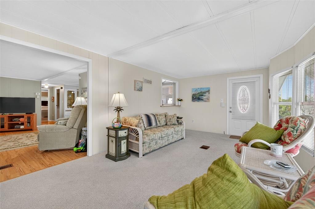 На продажу: $145,000 (2 спален, 2 ванн, 1344 Квадратных фут)