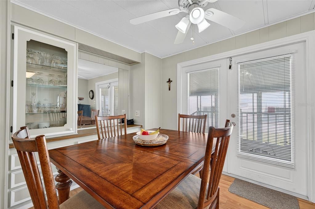 На продажу: $145,000 (2 спален, 2 ванн, 1344 Квадратных фут)