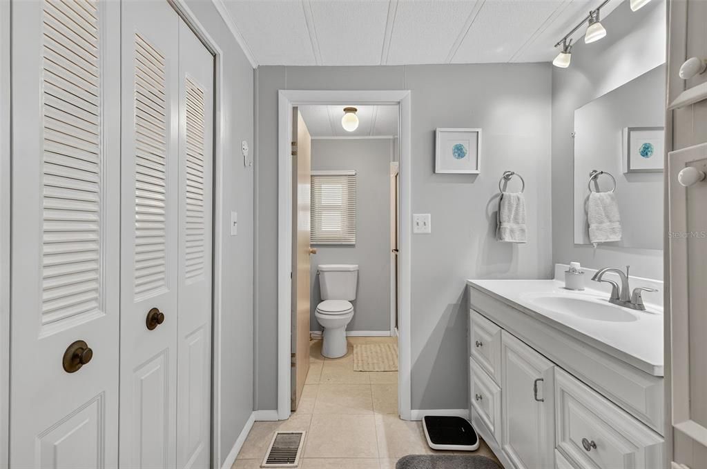 На продажу: $145,000 (2 спален, 2 ванн, 1344 Квадратных фут)