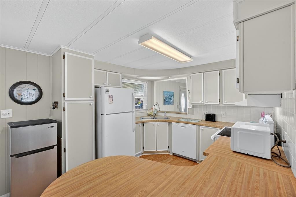 На продажу: $145,000 (2 спален, 2 ванн, 1344 Квадратных фут)