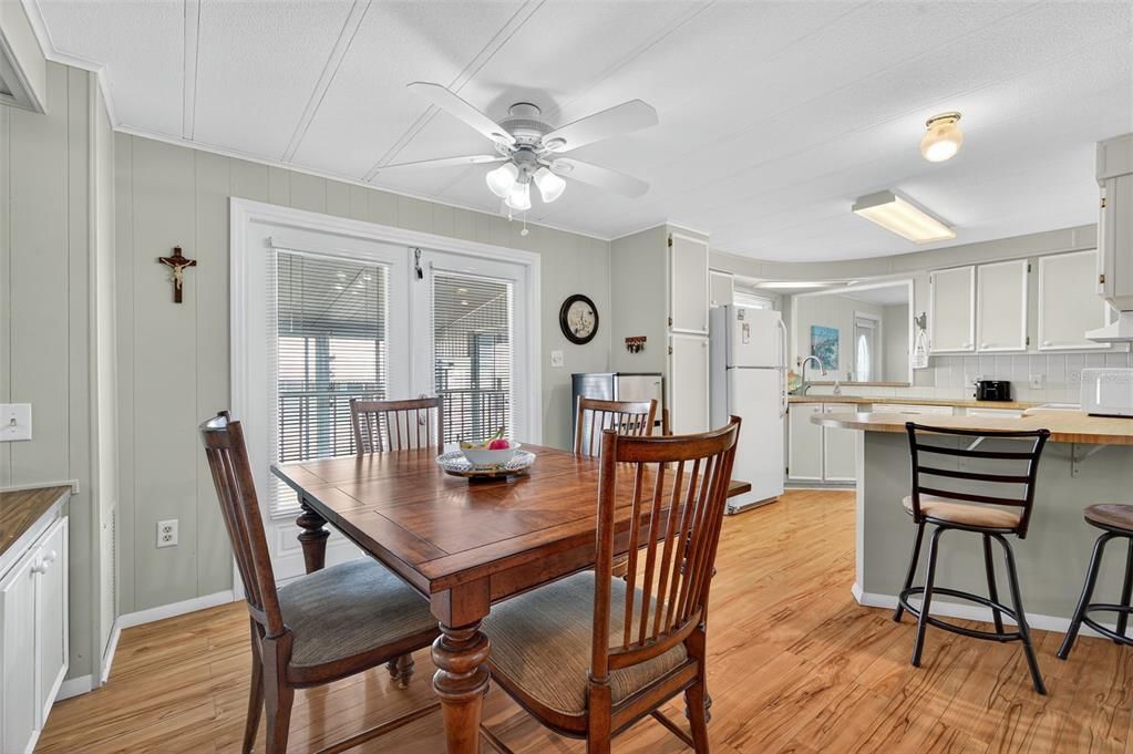 На продажу: $145,000 (2 спален, 2 ванн, 1344 Квадратных фут)