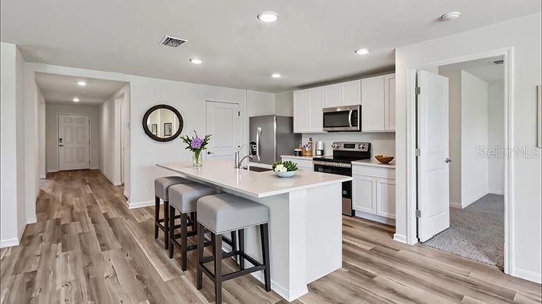 Active With Contract: $274,990 (3 beds, 2 baths, 1672 Square Feet)