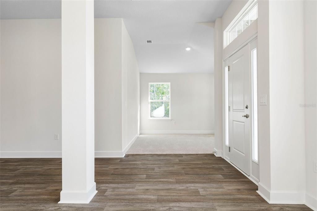 合同活跃: $392,900 (4 贝兹, 3 浴室, 2265 平方英尺)