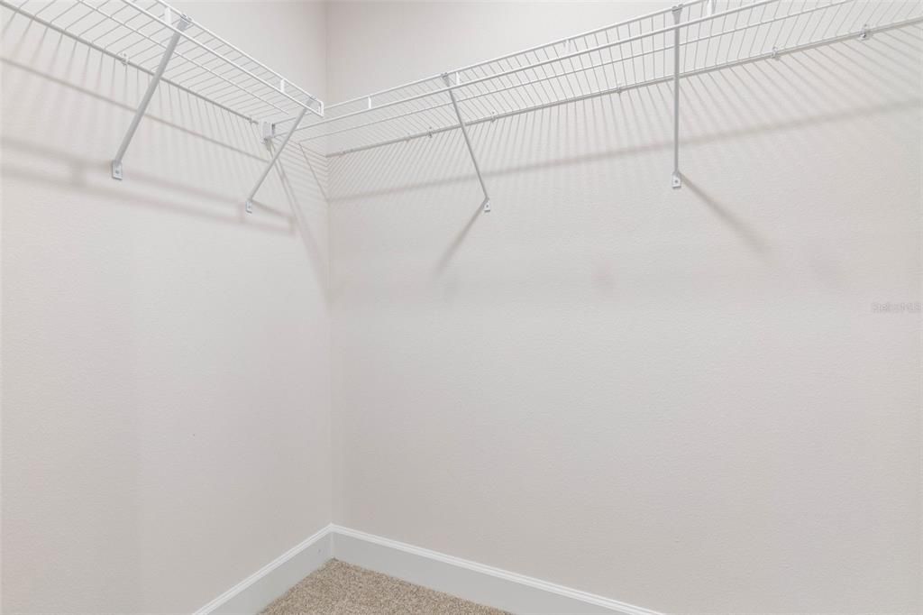 合同活跃: $392,900 (4 贝兹, 3 浴室, 2265 平方英尺)