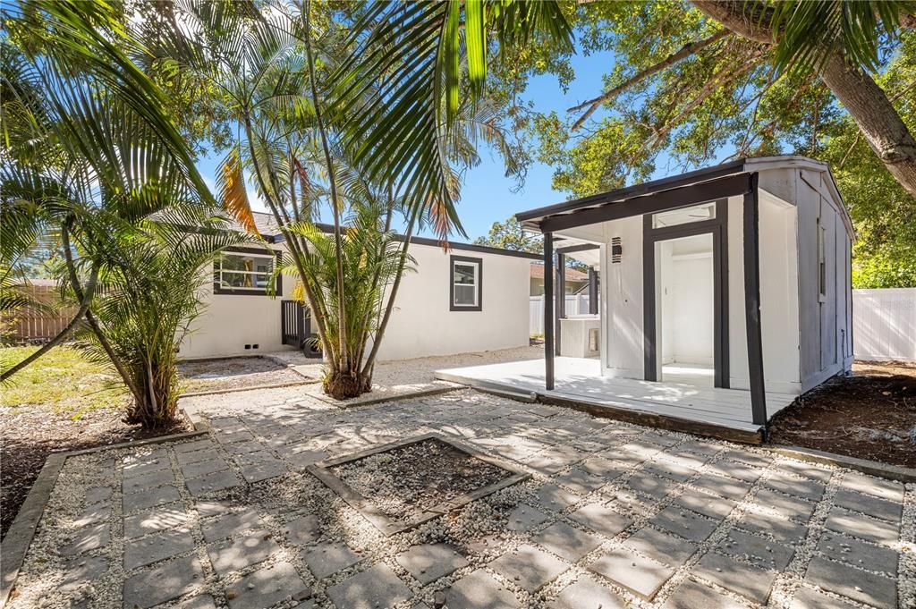 For Sale: $398,300 (3 beds, 2 baths, 1206 Square Feet)