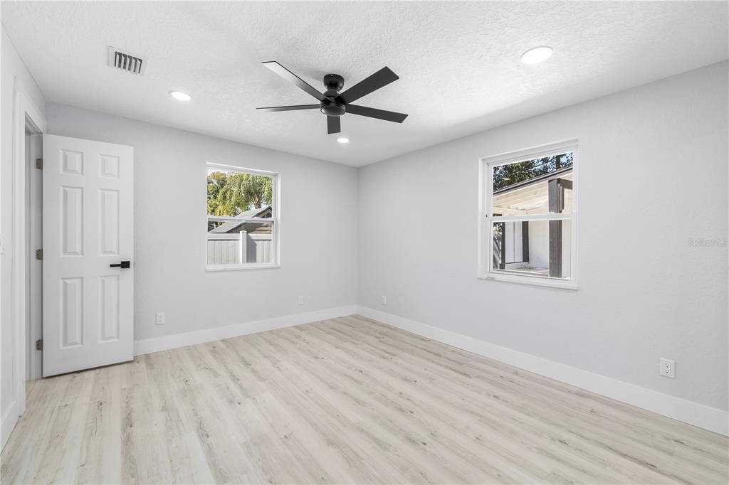 For Sale: $398,300 (3 beds, 2 baths, 1206 Square Feet)