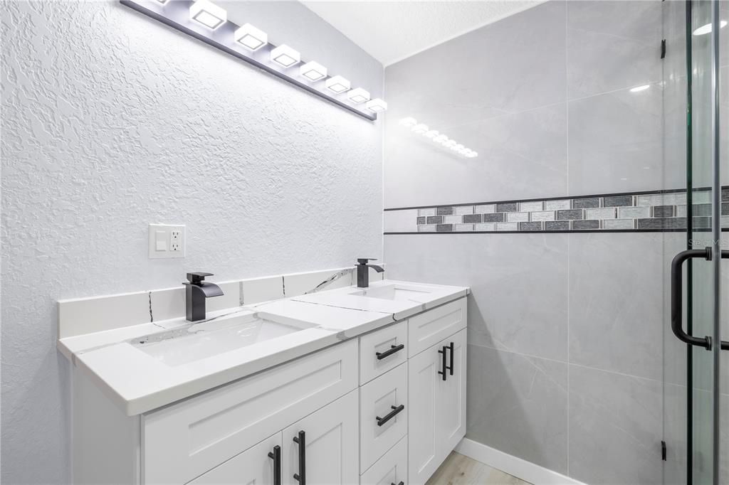 For Sale: $398,300 (3 beds, 2 baths, 1206 Square Feet)