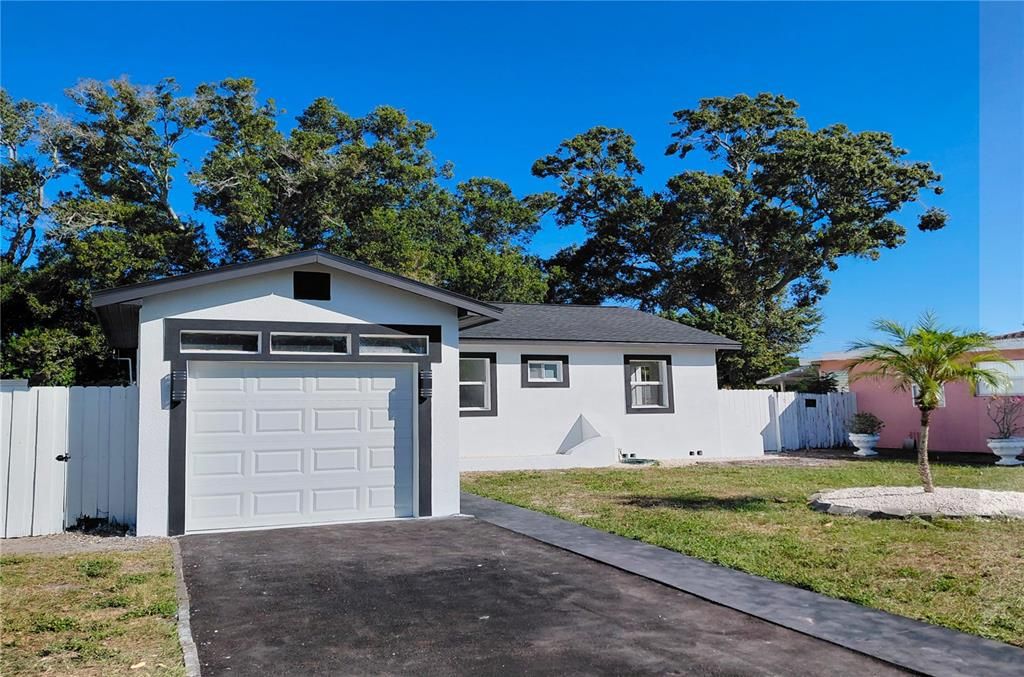 For Sale: $398,300 (3 beds, 2 baths, 1206 Square Feet)