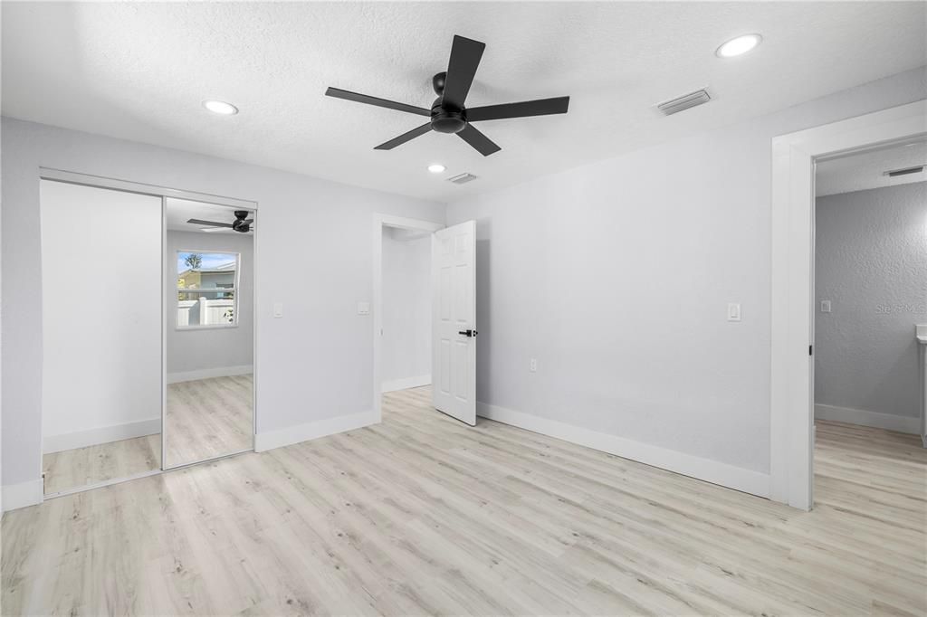 For Sale: $398,300 (3 beds, 2 baths, 1206 Square Feet)