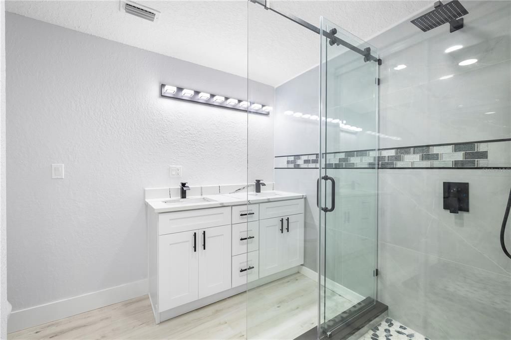 For Sale: $398,300 (3 beds, 2 baths, 1206 Square Feet)