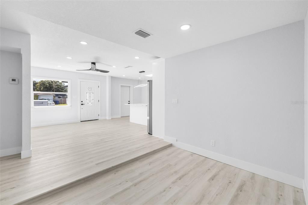 For Sale: $398,300 (3 beds, 2 baths, 1206 Square Feet)