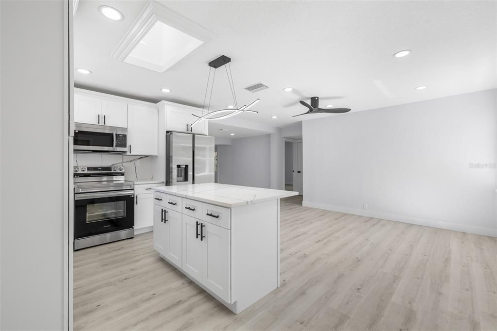 For Sale: $398,300 (3 beds, 2 baths, 1206 Square Feet)