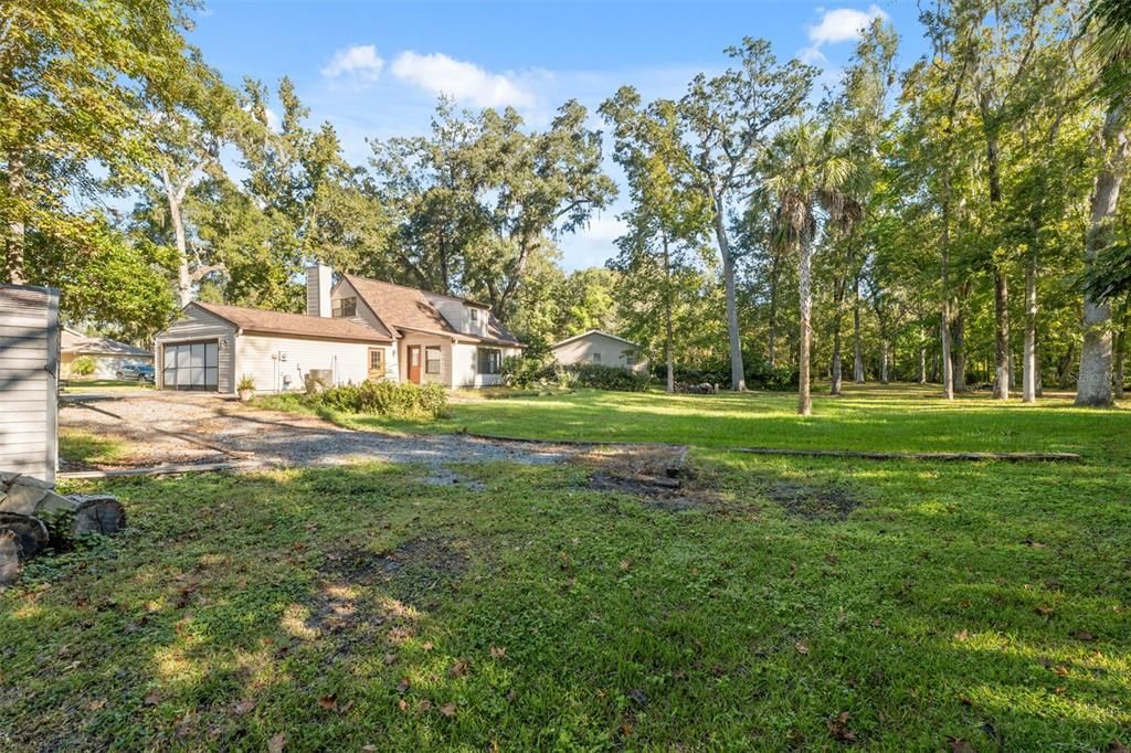 Activo con contrato: $324,900 (3 camas, 2 baños, 1600 Pies cuadrados)