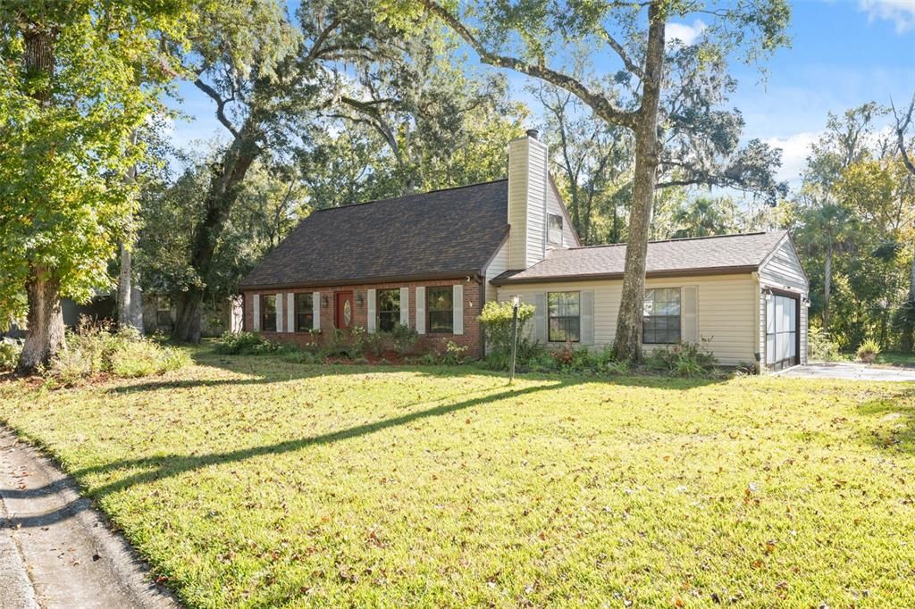 Activo con contrato: $324,900 (3 camas, 2 baños, 1600 Pies cuadrados)