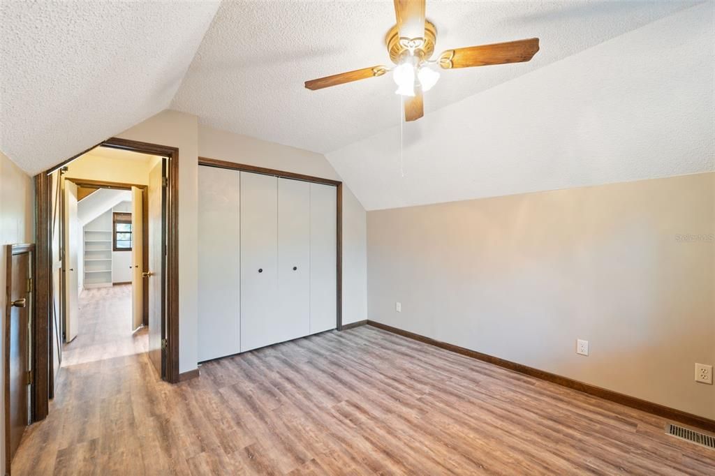 Activo con contrato: $324,900 (3 camas, 2 baños, 1600 Pies cuadrados)