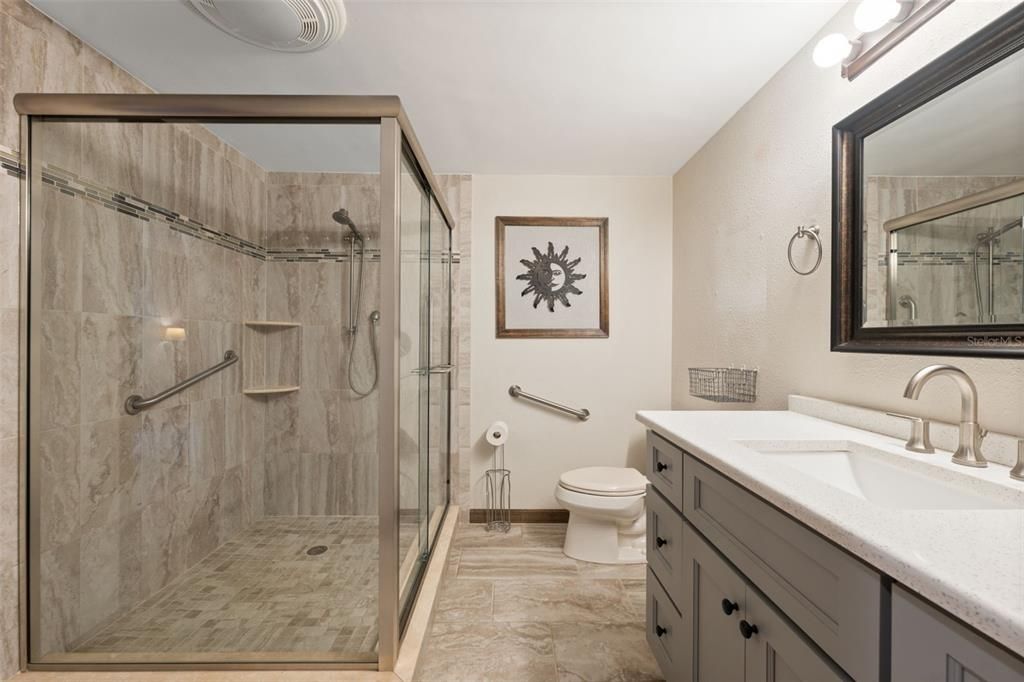 Activo con contrato: $324,900 (3 camas, 2 baños, 1600 Pies cuadrados)