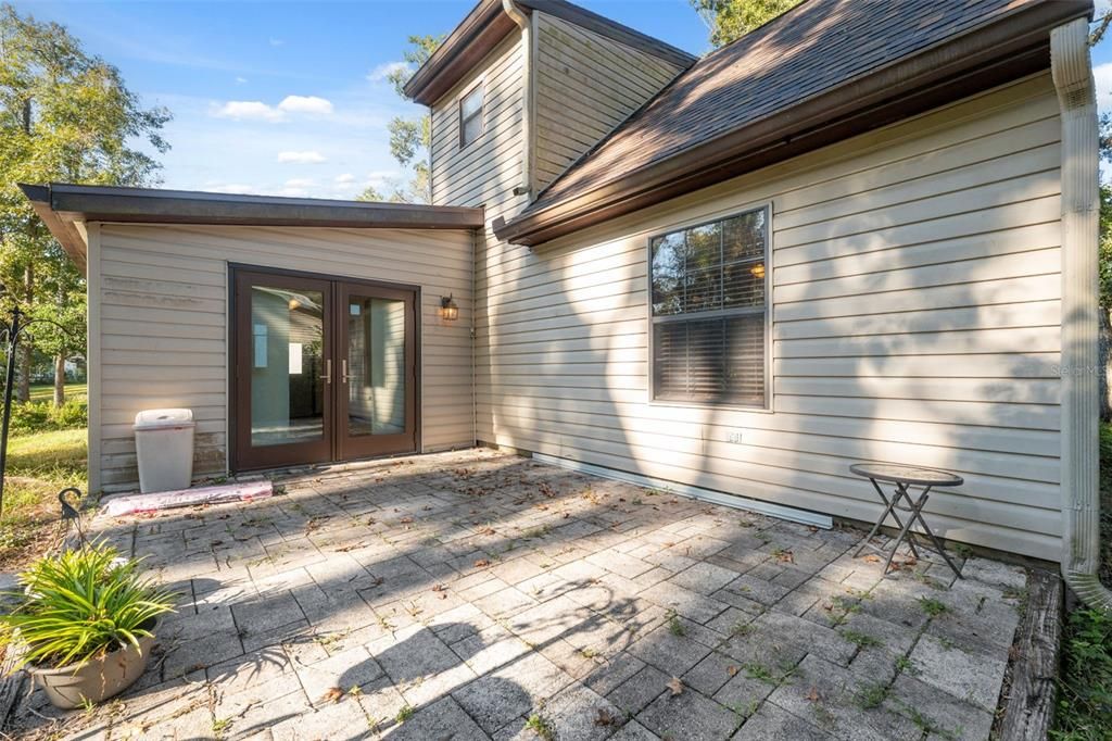 Activo con contrato: $324,900 (3 camas, 2 baños, 1600 Pies cuadrados)