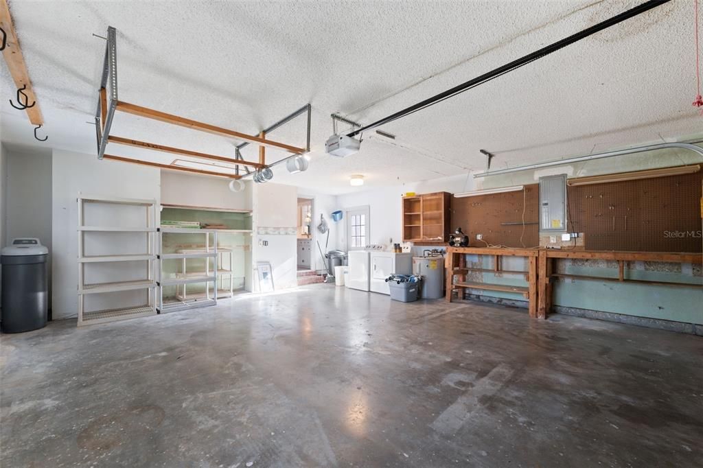 Activo con contrato: $324,900 (3 camas, 2 baños, 1600 Pies cuadrados)