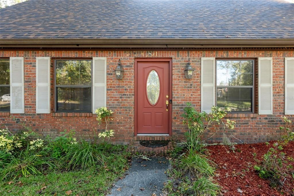 Activo con contrato: $324,900 (3 camas, 2 baños, 1600 Pies cuadrados)